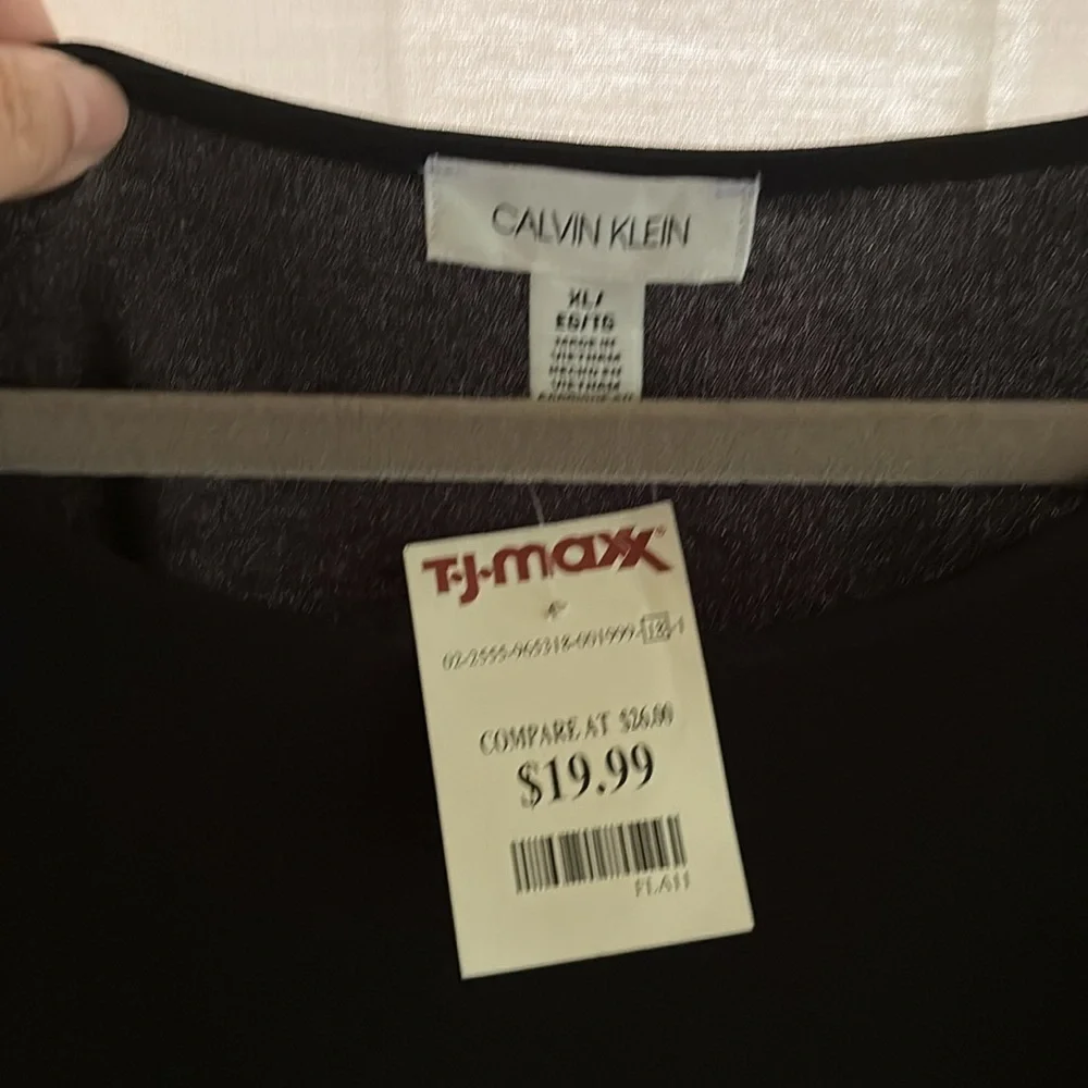 Calvin Klein Boxy Short Sleeve Blouse NWT - Picture 2 of 3